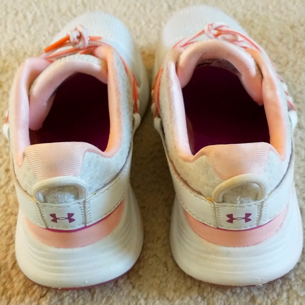 Under armour 7.5 white/pink women shoes